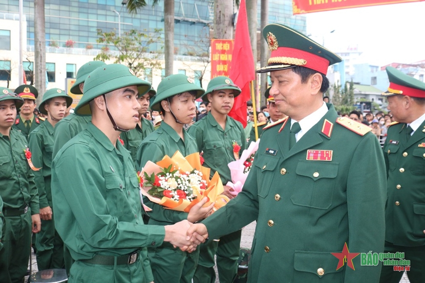  7 tỉnh, thành phố tổ chức lễ giao nhận quân trong ngày 26-2